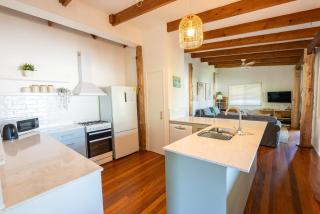 Tree & Sea sleeps 11 - Point Lookout - 7