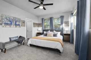 Large Hot Tub! Family Friendly - Stylish and Cozy - Canyon Lake - 4