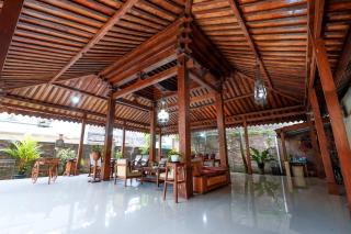 Omah Ralin Family Homestay with Spacious Joglo House - Timuran - 0