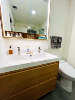 Brand-new luxurious guesthouse with king bed in MPK, 1mi to Meta, 3mi to Stanford - 4