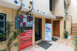 RedDoorz near PNR Espana Station - Manila - 2