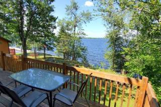 Lakeside 2 Bedroom Wolfs Den Cabin On Kab - 2