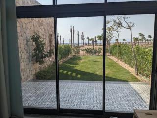 Modern Beachfront 1BR Loft with Garden in Somabay - 6