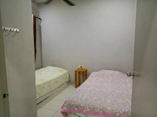 Anis Gerikhomestay, Taman Desa Baiduri 15 - 1