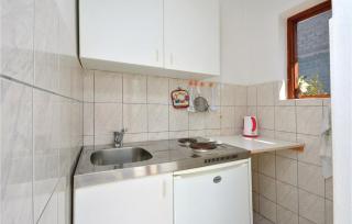 One-Bedroom Apartment In Vrboska - 3