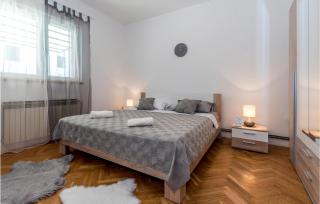 2 Bedroom Cozy Apartment In Karalic - Širitovci - 7