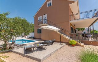 2 Bedroom Cozy Apartment In Karalic - Širitovci - 3