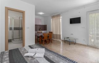 Cozy Apartment In Crikvenica With Wifi - Crikvenica - 2