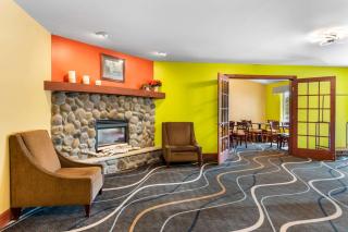 Econo Lodge Inn & Suites - Eau Claire - 7