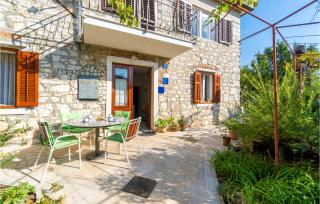 2 Bedroom Cozy Apartment In Umag - 4