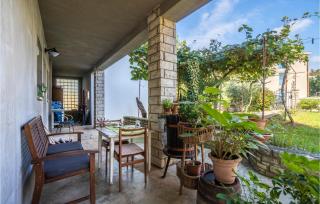 2 Bedroom Cozy Apartment In Umag - 1