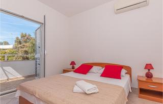 Stunning Apartment In Primosten - Primošten - 7