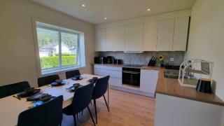 Aalesund Guesthouse 4 Bedroom - 6