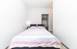 Cozy Apartment In Kastel Luksic - 3