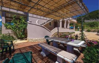 1 Bedroom Cozy Apartment In Barbat - 1