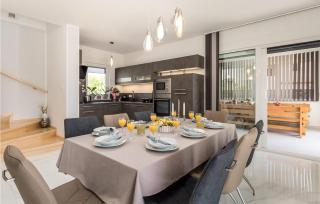 Awesome Home In Drazice With Wifi - 7