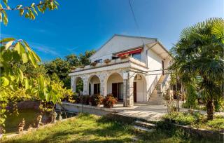 Awesome Apartment In Malinska With Wifi - Malinska - 0