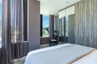 Luxury Elegant Designer two bed - AC & Views - 3