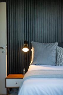 Luxury Elegant Designer two bed - AC & Views - 2