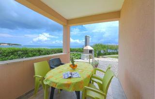 2 Bedroom Cozy Apartment In Ugljan - Ugljan - 0