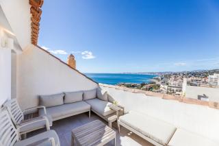 Stylish 4BD Apt with pool access & nearby beach - Benalmádena - 0