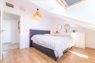 Stylish 4BD Apt with pool access & nearby beach - Benalmádena - 1