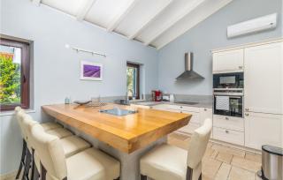 4 Bedroom Cozy Home In Linardici - Linardići - 7