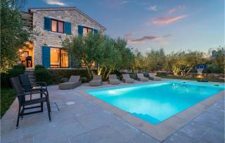 4 Bedroom Cozy Home In Linardici - Linardići - 9