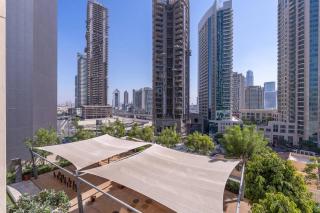 Stylish Urban Living - 1-bedroom in Burj Royale - Dubai - 5