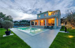 5 Bedroom Nice Home In Manjadvorci - Manjadvorci - 1