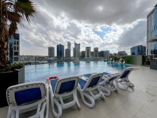 Trophy Sunset Serenity Suite in Downtown with Panromic Skyline Views - Dubai - 1