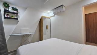 Lite Stays - Khar West - Mumbai - 6