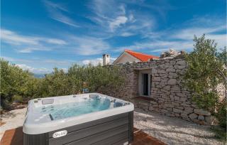 Pet Friendly Home In Skrip With Kitchen - Škrip - 4