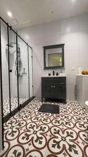 Elegant space in a fancy spot at the City Centre - Bakoe - 2