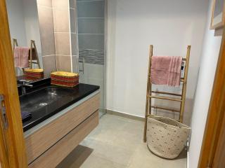 Grand Duplex en Rez de jardin centre ville de Saint-Gilles-les-Bains - 2