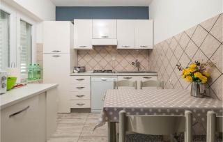 Gorgeous Apartment In Stara Novalja - Stara Novalja - 6