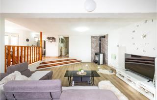 Beautiful Apartment In Posedarje - Posedarje - 0