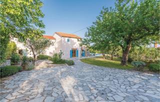 4 Bedroom Nice Home In Zgaljici - 4