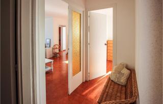 4 Bedroom Lovely Apartment In Cunit - Cunit - 2
