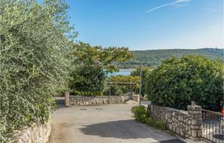 Awesome Home In Malinska With Wifi - Malinska - 8