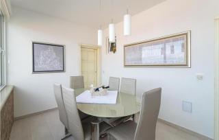 Awesome Apartment In Sutivan With Wifi - Sutivan - 3