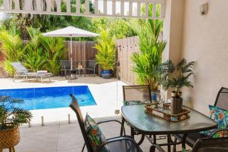 Tropical 2 BR, 2 Bath Villa with private pool - Palm Cove - 0
