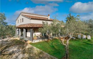 Nice Home In Fazana With Wifi - Fažana - 1