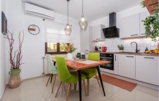 Awesome Home In Senj With Kitchen - Senj - 6