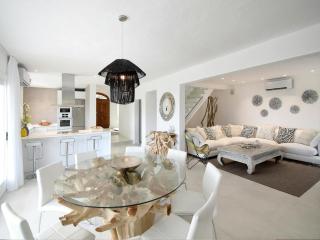 Magnificent villa with heated pool - Es Cubells - 3