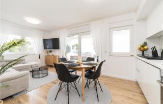 2 Bedroom Amazing Apartment In Mandre - Mandre - 9