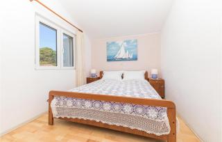 Gorgeous Apartment In Okrug Gornji - Trogir - 4