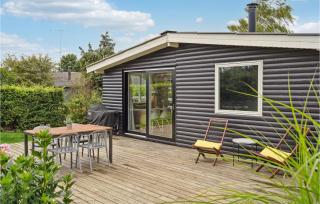 Two-Bedroom Holiday Home In Borkop - 2