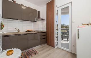 Lovely Apartment In Stara Novalja - Stara Novalja - 8