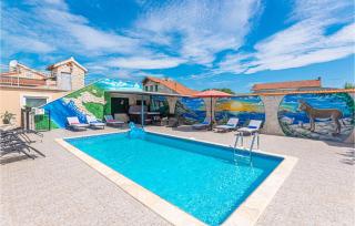 Five-Bedroom Holiday Home In Cista Velika - 0